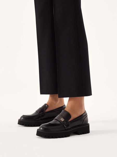 Chaussures en cuir grainé noir ESSEN