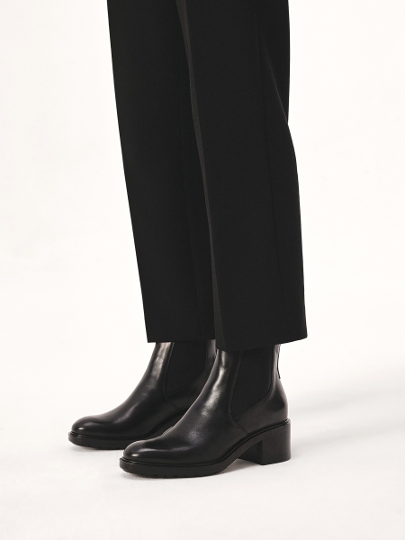 Bottes noires avec inserts en caoutchouc  GILDA