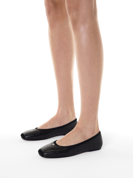 Ballerines en cuir noir avec nez chanfreiné KS GABY