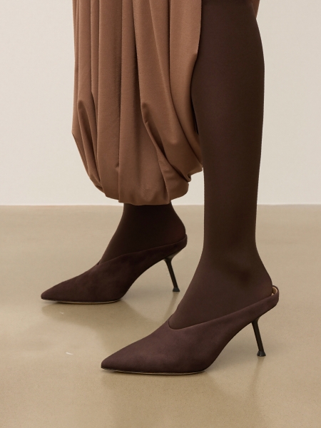 Mules brunes sur une épingle courbée  KS ELYSIE