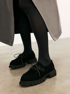 Chaussures à lacets en daim avec bande de roulement