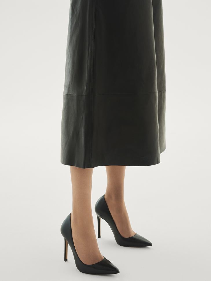 Talons aiguilles classiques en cuir grainé noir NEW LUCIANA