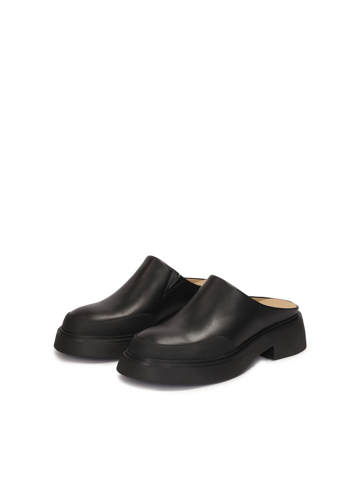 Sabots en cuir sur une semelle confortable NOVA