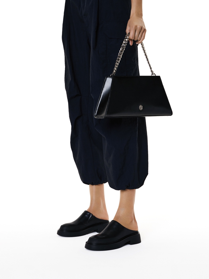 Sabots en cuir sur une semelle confortable NOVA