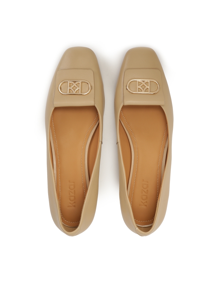 Escarpins classiques beiges ornés de bijoux  ESTELLE