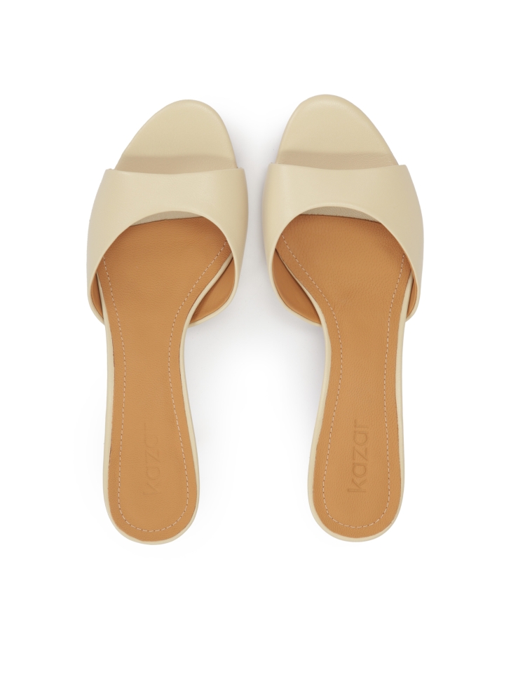 Mules crème sur un petit talon aiguille  LUCIA