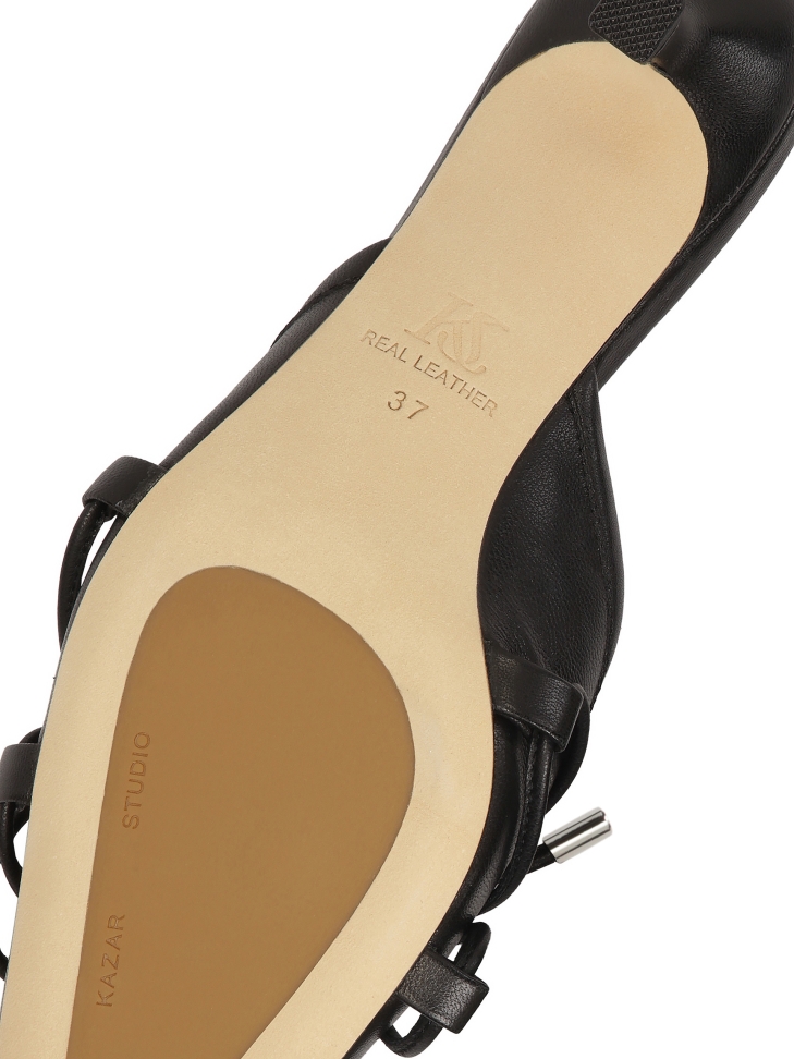 Mules à talons noires avec un devant intégré et un nœud.  KS LEONCE